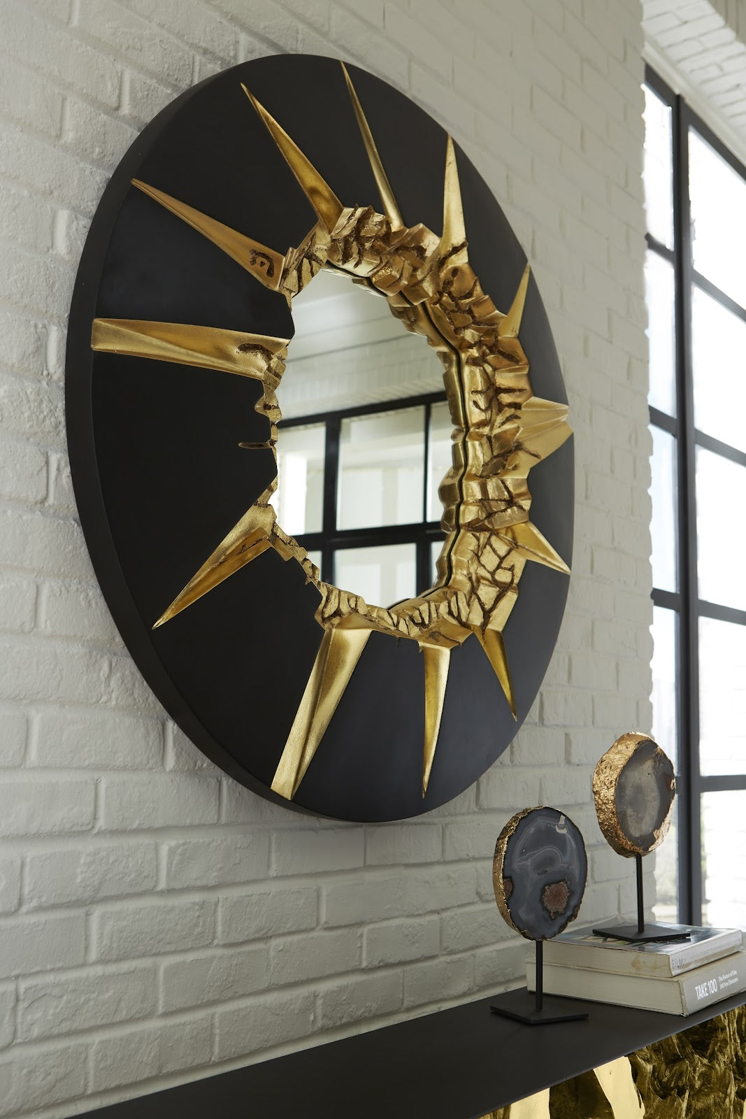 Circular Cracked Mirror Black & Gold