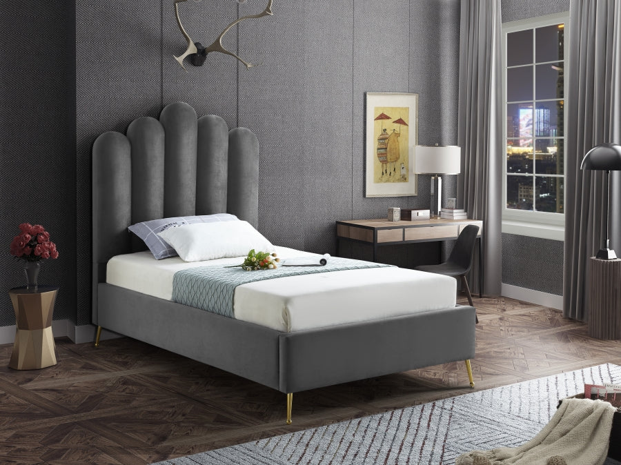 Lily Velvet Bed